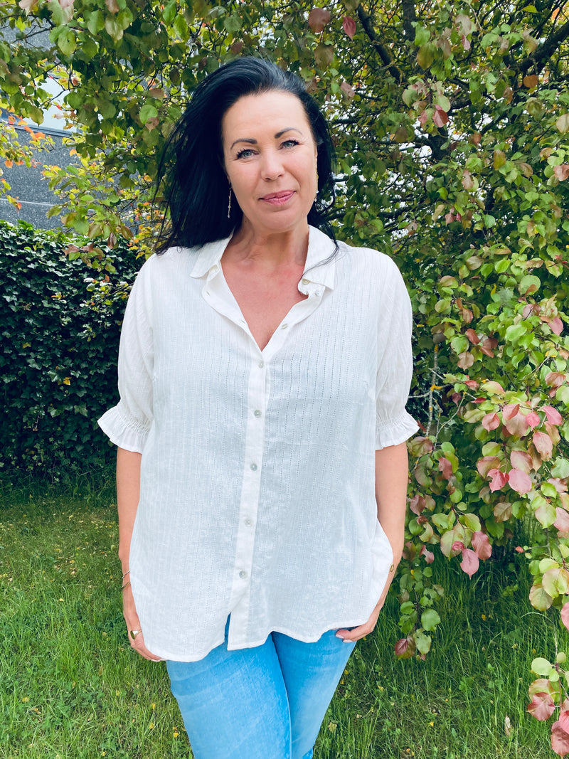 ZOEY CHARLENE SHIRT Skjorter Creme