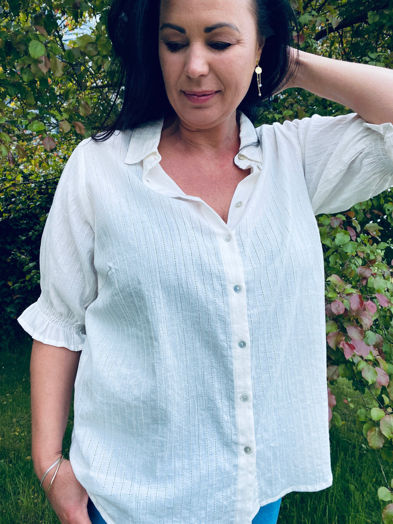 ZOEY CHARLENE SHIRT Skjorter Creme