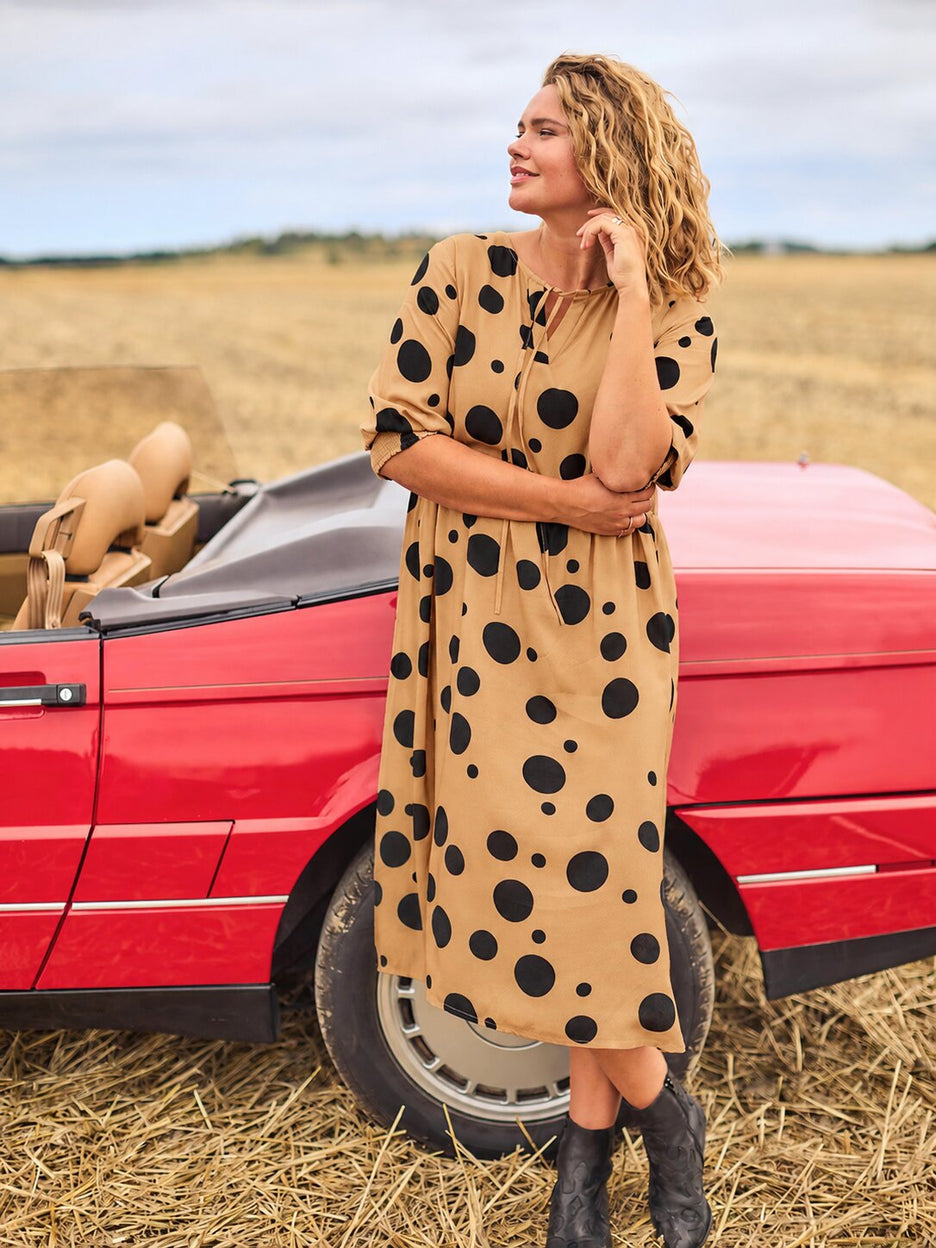 ZOEY DOT DRESS Kjoler 153 Beige mix